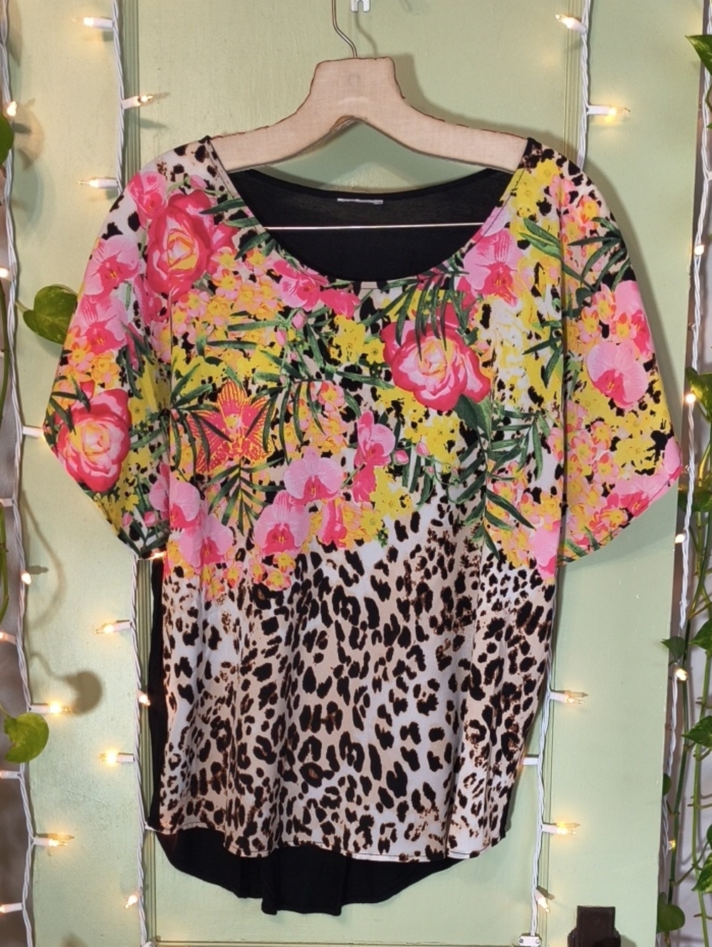 Women's Flowy Lightweight Floral Cheetah Pink Black Animal Top M - Picture 3 of 11